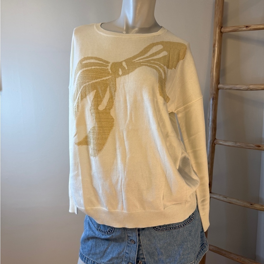 TOP IT OFF White Sweater with Gold Bow Design Medium NWT
